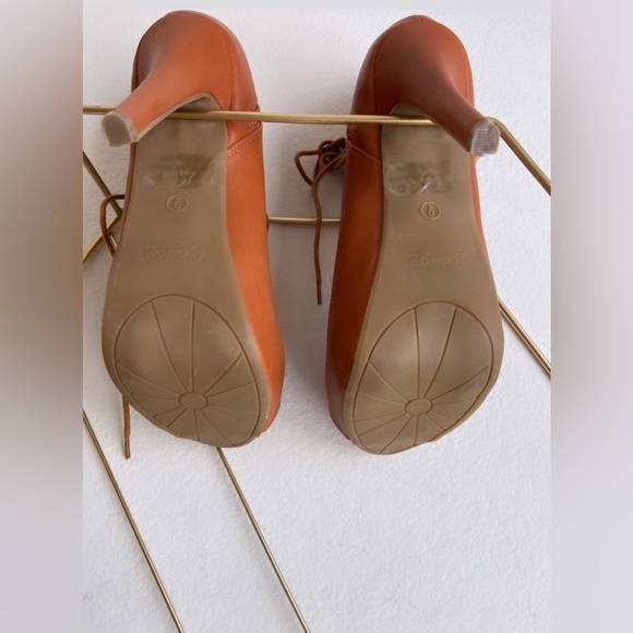 DB DK -Peep Toe Lace Up Heel Ankle Boots Size-9 - Picture 8 of 10